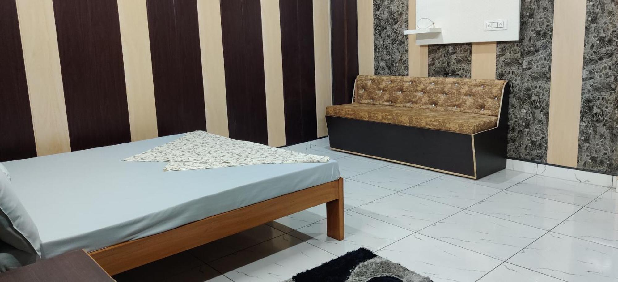 Oyo Home Foodway Hub Roorkee Bagian luar foto